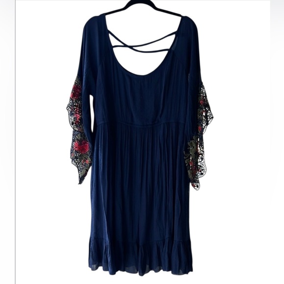 Kings Road Navy Blue Boho Midi Dress with Floral Lace Embroidered Sleeves 3X EUC - Picture 4 of 9